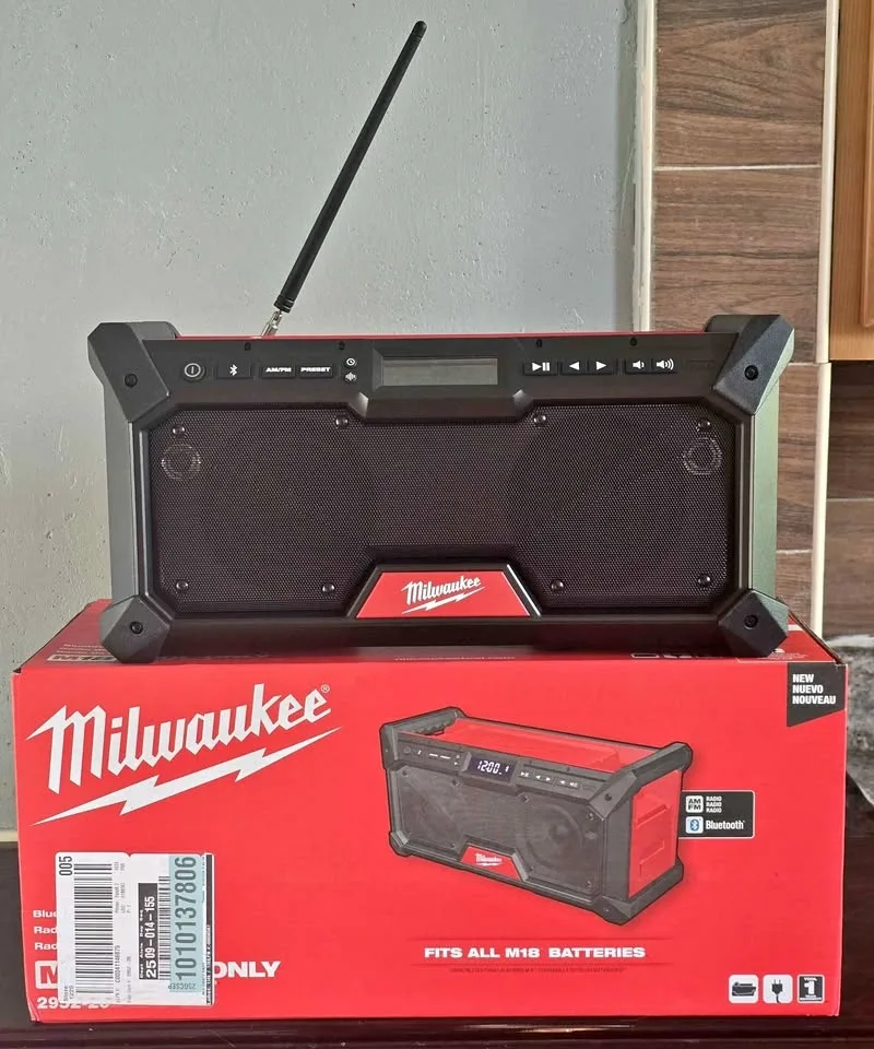 Radio - Bluetooth M18 MILWAUKEE