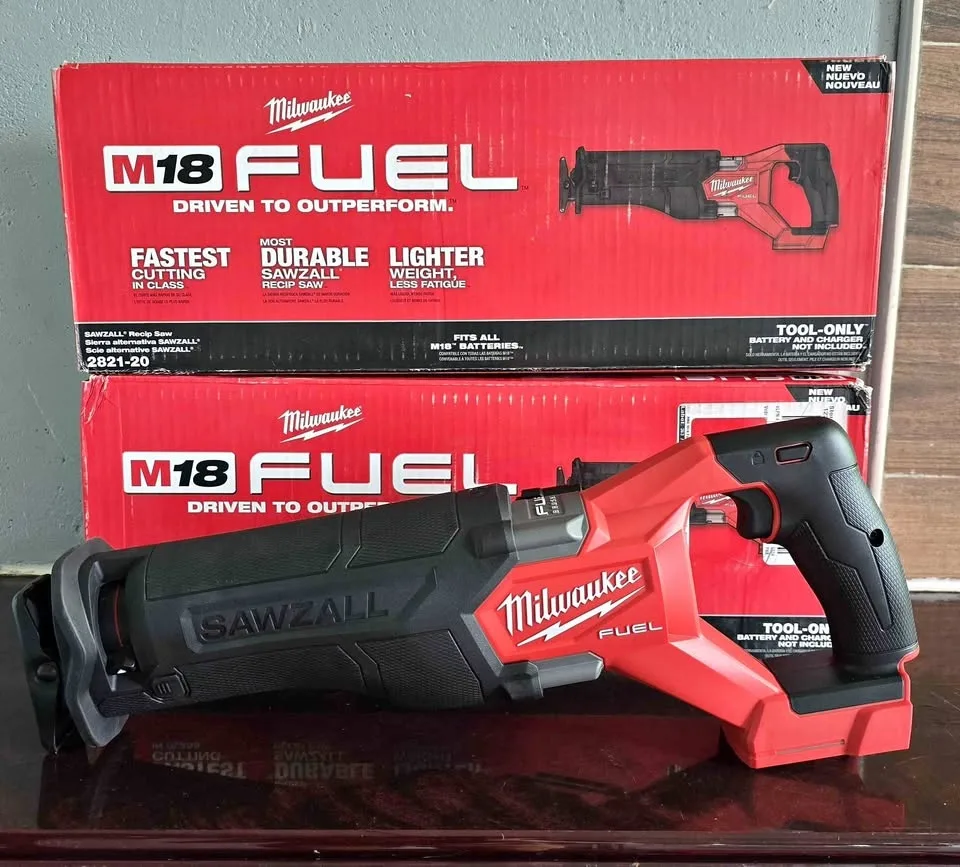 SAWZALL M18 FUEL MILWAUKEE