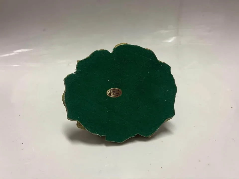 otter figurine image indicator(5)