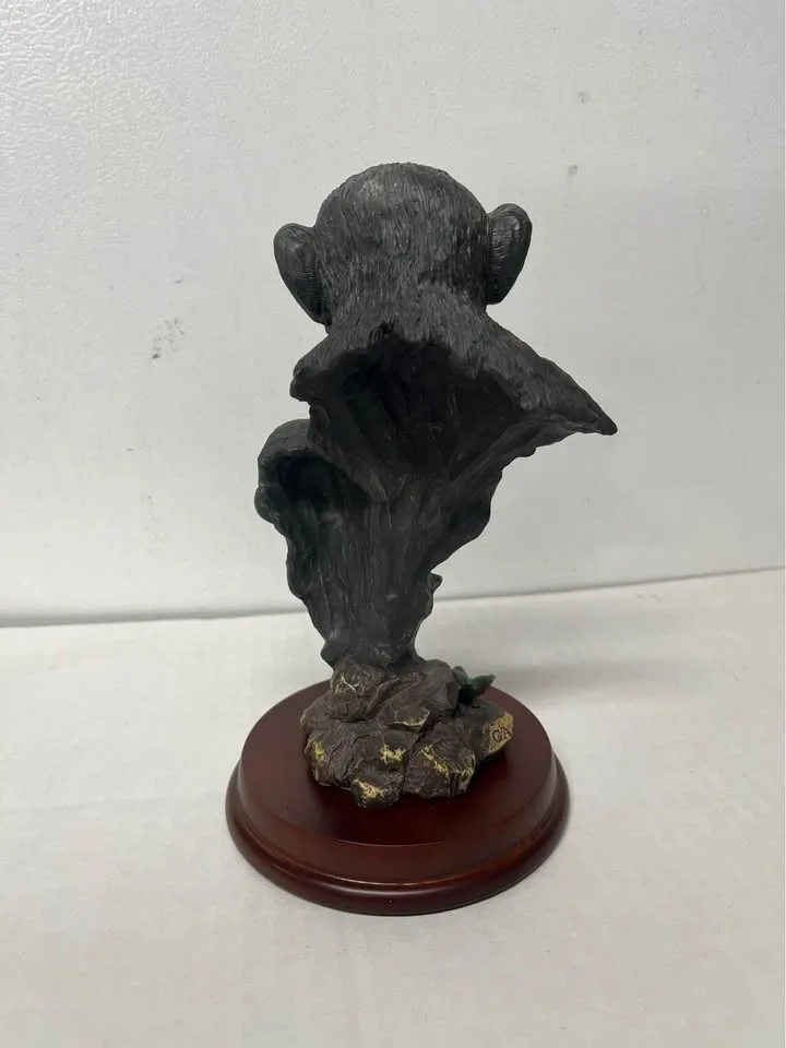 Chimpanzee and Baby Chimpanzee figurine image indicator(3)