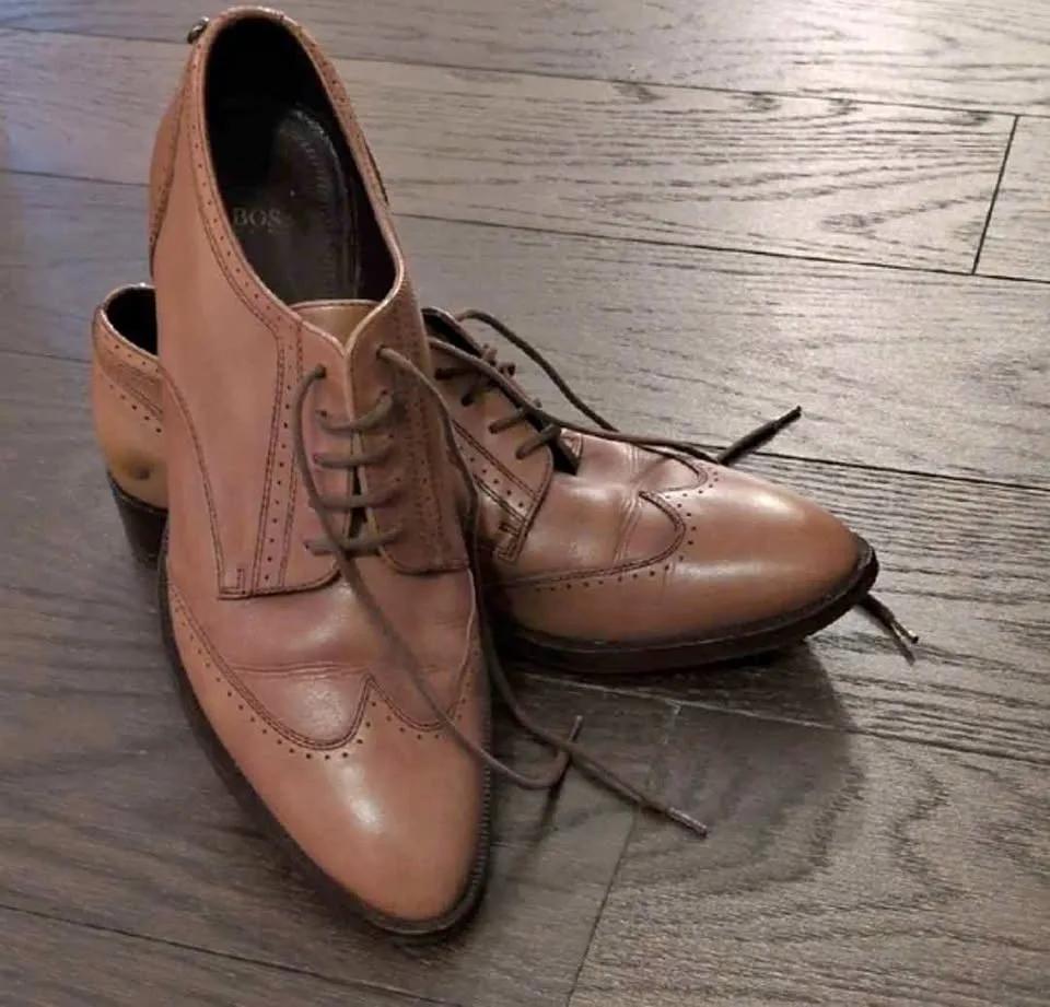 Boss Women's Tan Leather Oxfords size 37