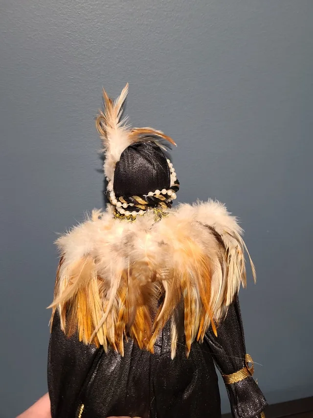 3 Collectable Porcelain Dolls image indicator(2)