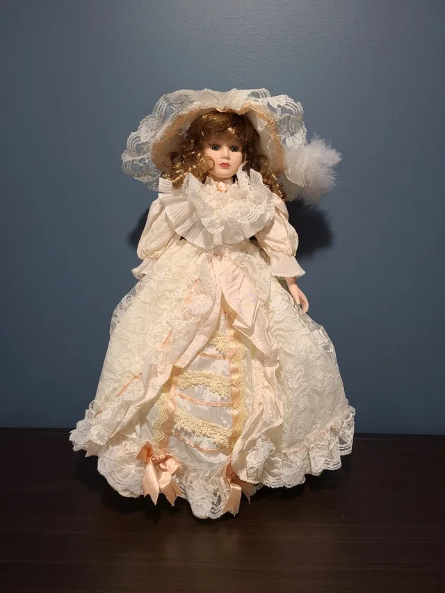 3 Collectable Porcelain Dolls image indicator(7)