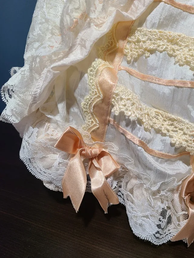 3 Collectable Porcelain Dolls image indicator(9)