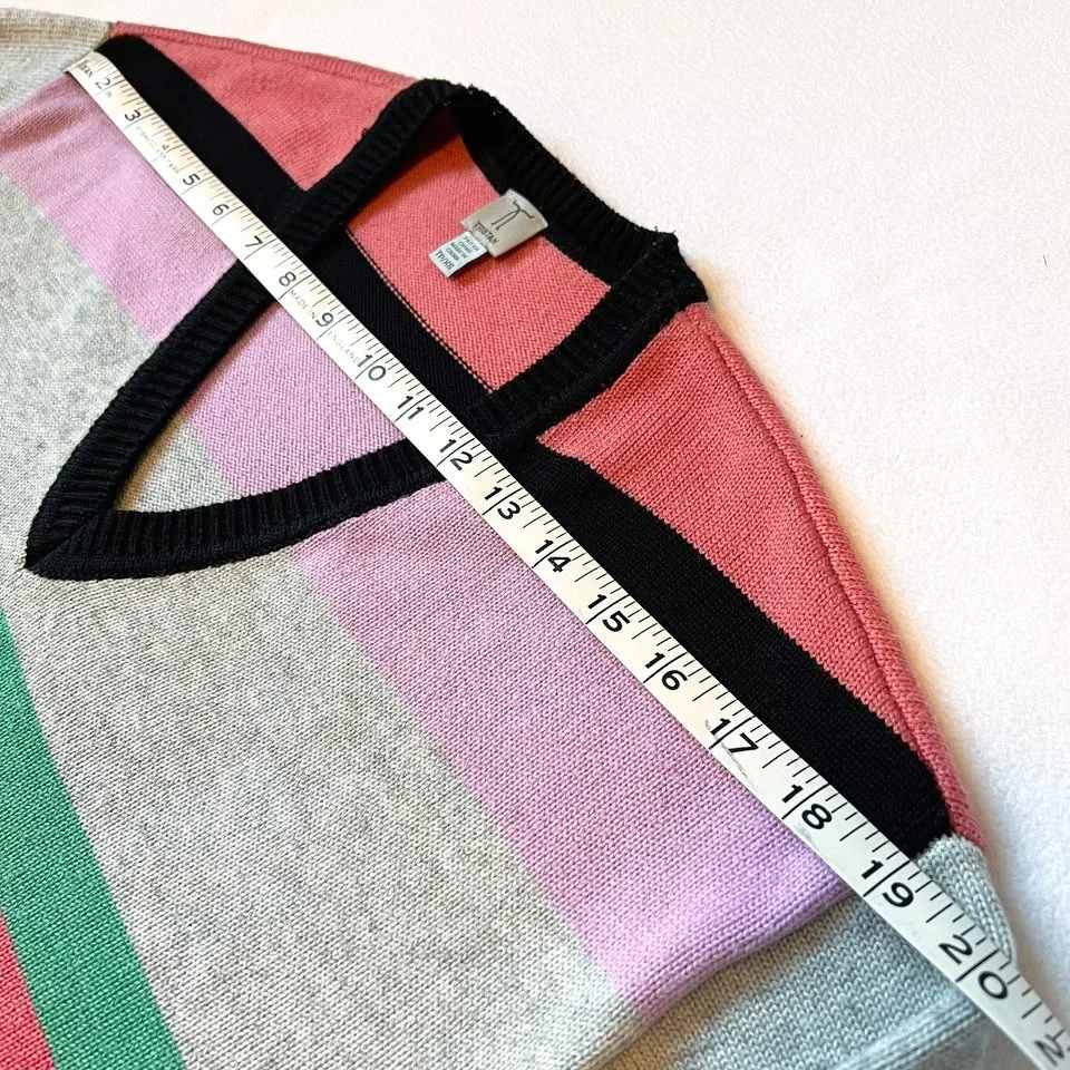 Tristan Women's Sweater - Medium image indicator(3)