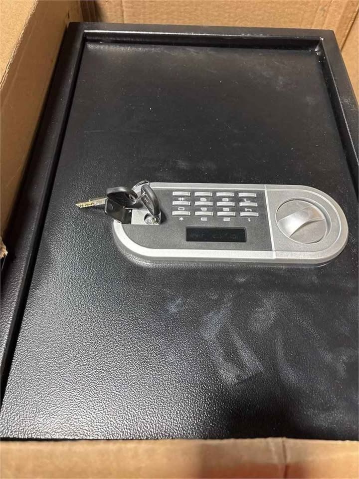 3.4 Cuft Large Safe: Fire/Water-Proof - photo 2