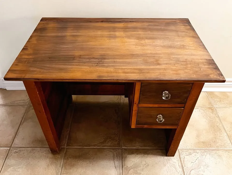 Antique Children's Desk & 2 chairs image indicator(3)