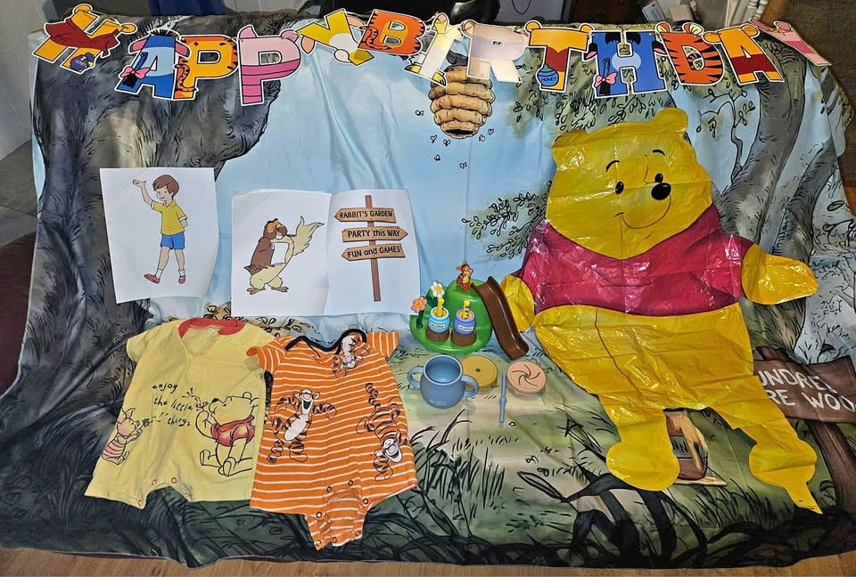 Winnie the Pooh 1st Birthday Set