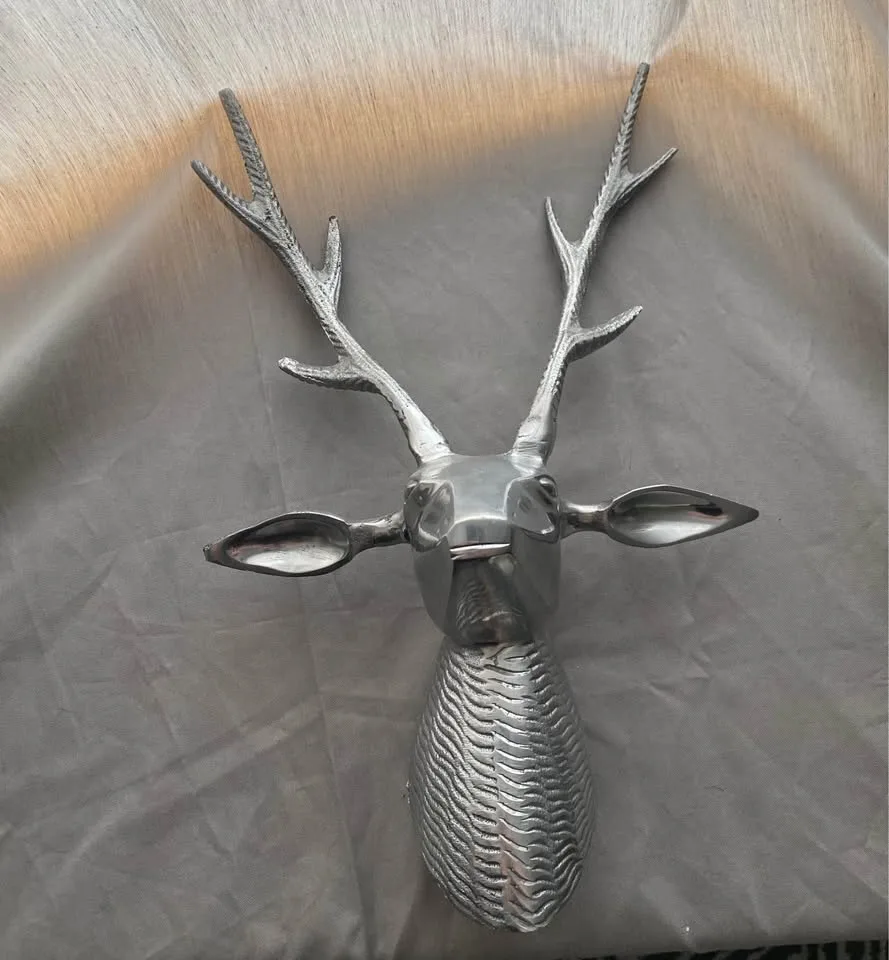Metal Wall Mounted Deer Stag Head Wall Hanger 15” image indicator(2)