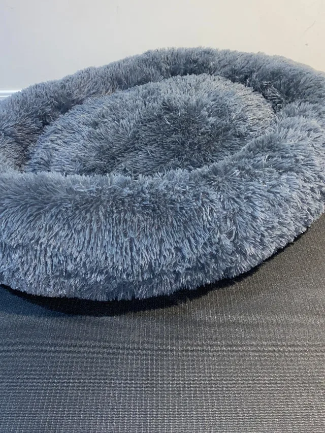 Plush Donut Dog bed 32 Inches Diameter image indicator(3)