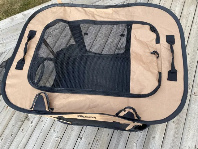 Large Portable Enclosed Cat Playpen with Tunnel - Brown image indicator(3)