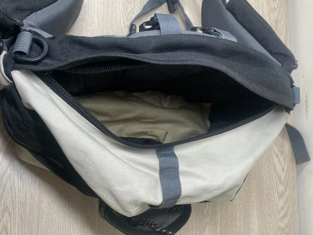 Large Hip Pack 15x9 Inches image indicator(6)