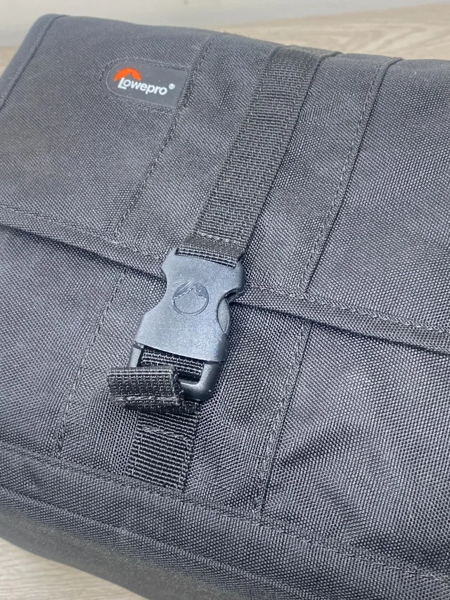 Camera Case 10x6x8 Inches - LowePro image indicator(10)