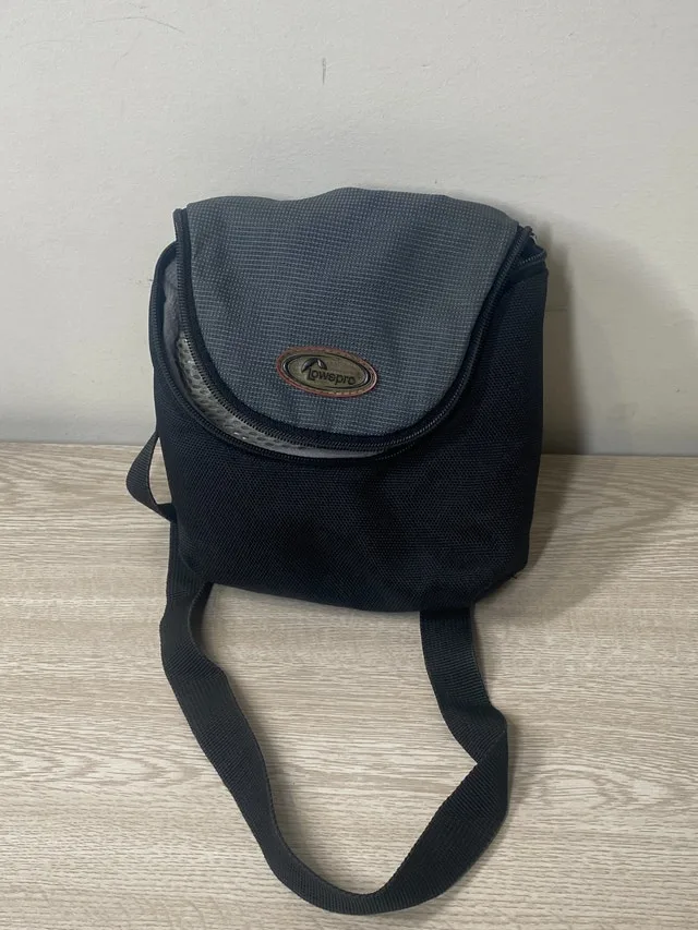 Small Lowepro Camera Case and Rain Shroud image indicator(2)