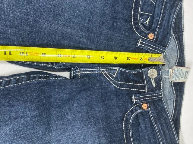 True Religion Jeans Womens Size 26 Straight Cut PreOwned image indicator(5)