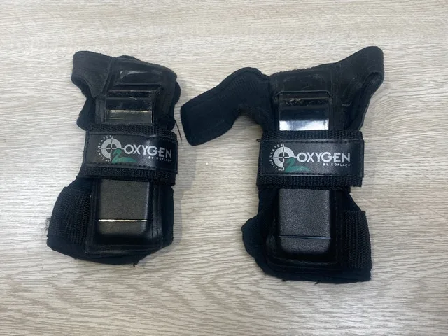 Men's Sz 9 Ultra Wheels Roller Blades image indicator(5)