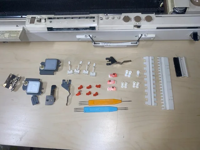 Knitting Machine Singer 700 Memo-Matic image indicator(5)