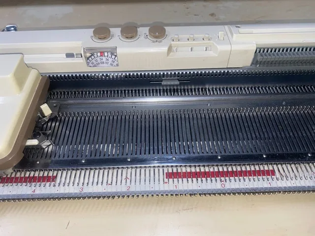 Knitting Machine Singer 700 Memo-Matic image indicator(6)