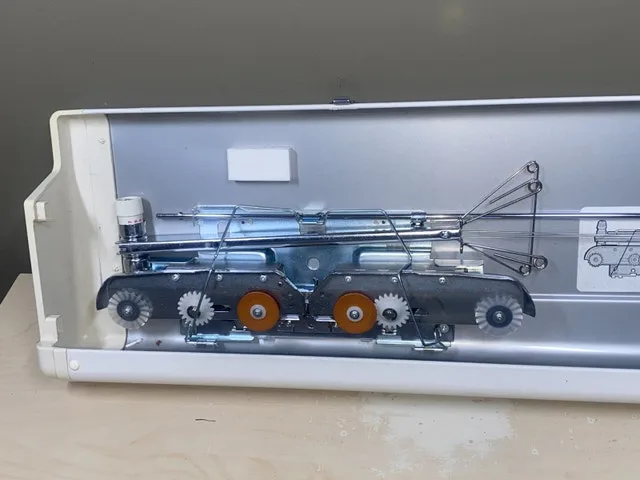 Knitting Machine Singer 700 Memo-Matic image indicator(9)