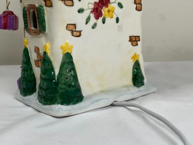 Ceramic Christmas Village Workshop - With Light image indicator(5)