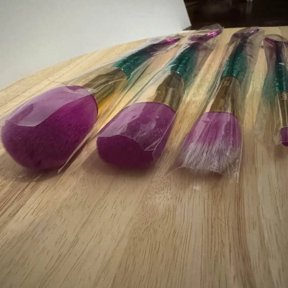 BRAND NEW Tarte Mermaid Brush Set image indicator(5)