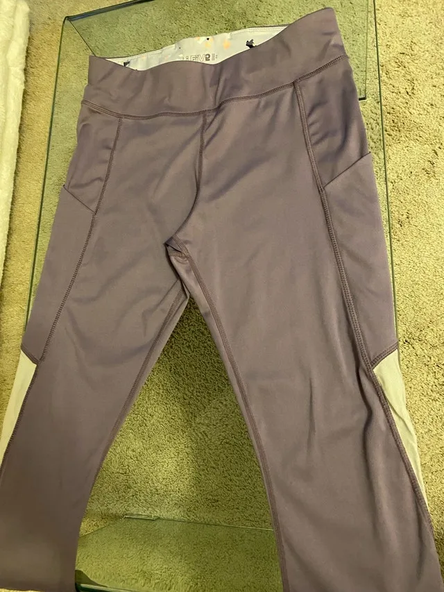 i.FiV5 - Simon’s exclusive - Small Cropped Leggings