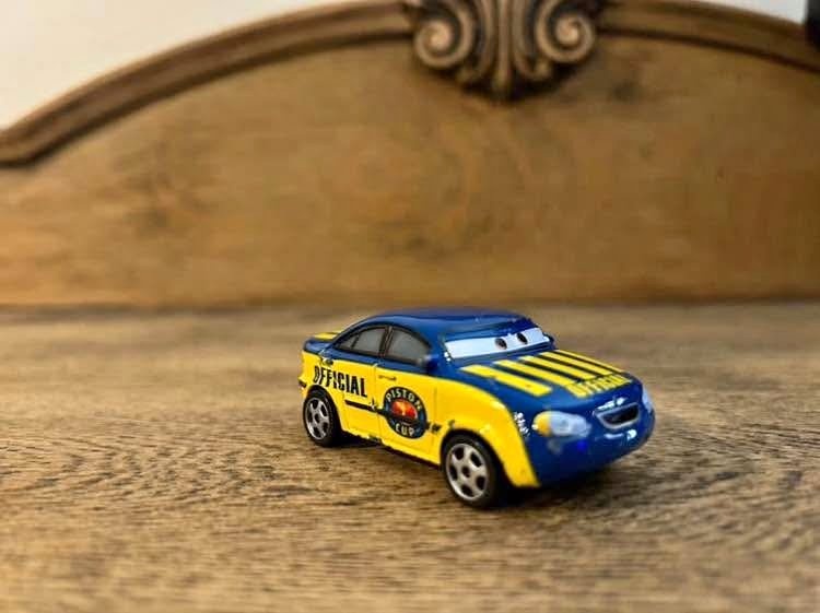 Disney Pixar Cars RACE OFFICIAL TOM Car Die cast car