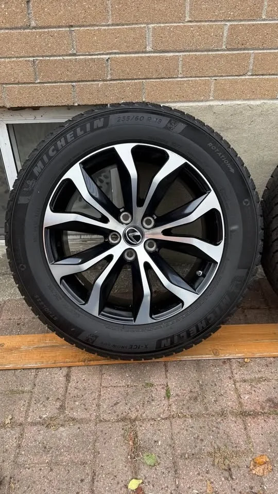 235/60R18 Lexus NX F Sport winter set image indicator(7)