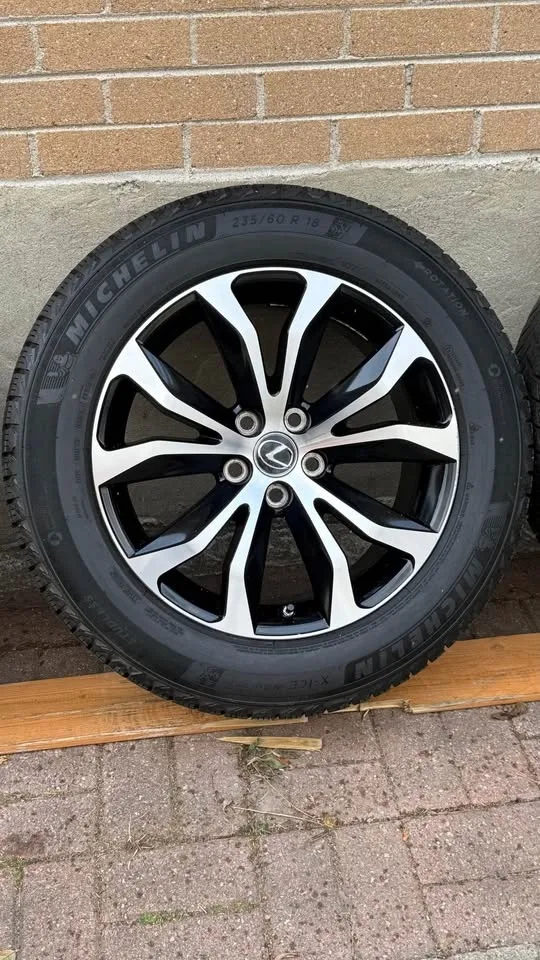 235/60R18 Lexus NX F Sport winter set image indicator(9)