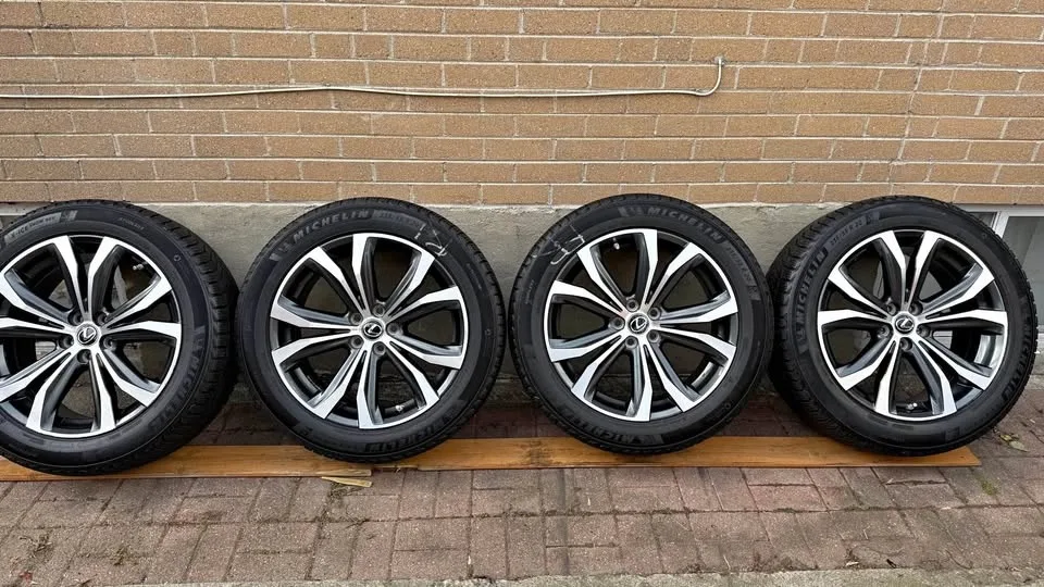 235/55R20 Lexus RX original winter set