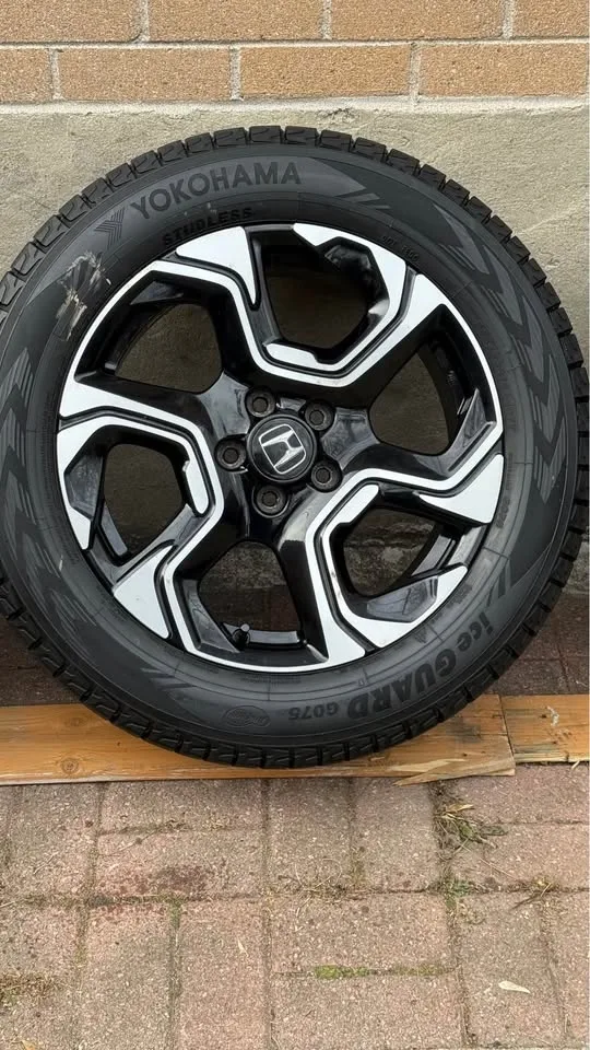 235/60R18 Honda crv touring winter set image indicator(10)