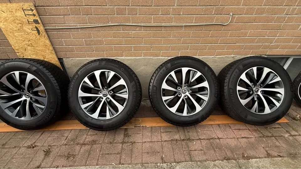 235/65R18 Lexus RX winter set image indicator(4)