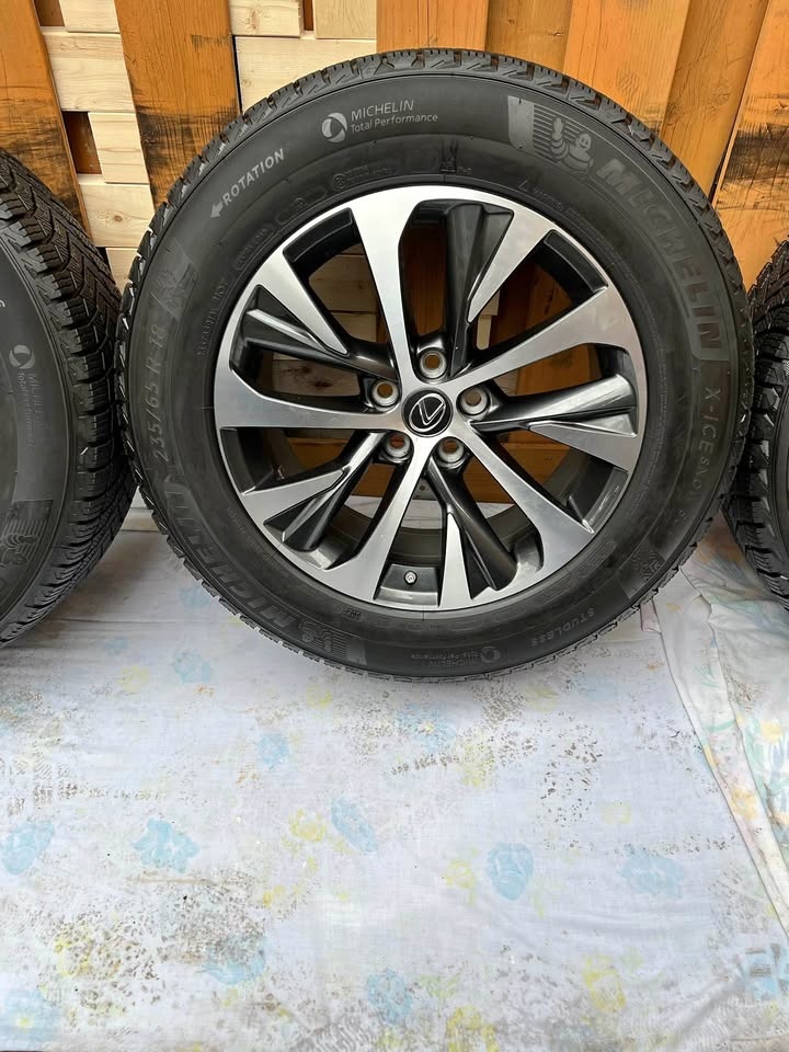 235/65R18 - 4 Luxury Lexus OEM Wheels Michelin
