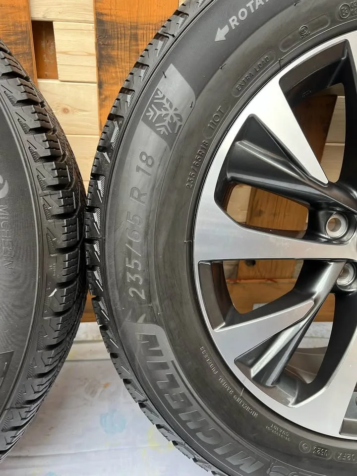 235/65R18 - 4 Luxury Lexus OEM Wheels Michelin image indicator(6)