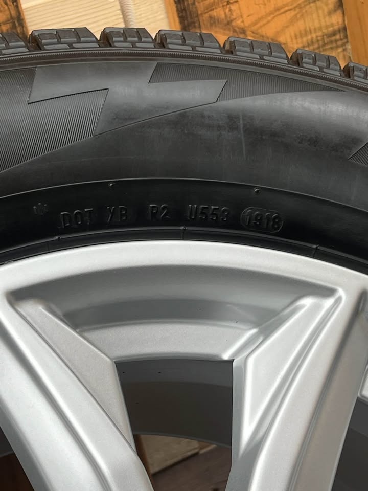 235/65R17 - 4 Luxury Ausi Winter Wheels and Pirelli Ice Zero 5x1 - photo 5