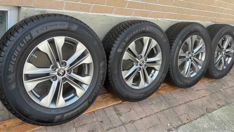 235/65R17 OEM Hyundai Rims and Michelin Winter Tires - photo 3