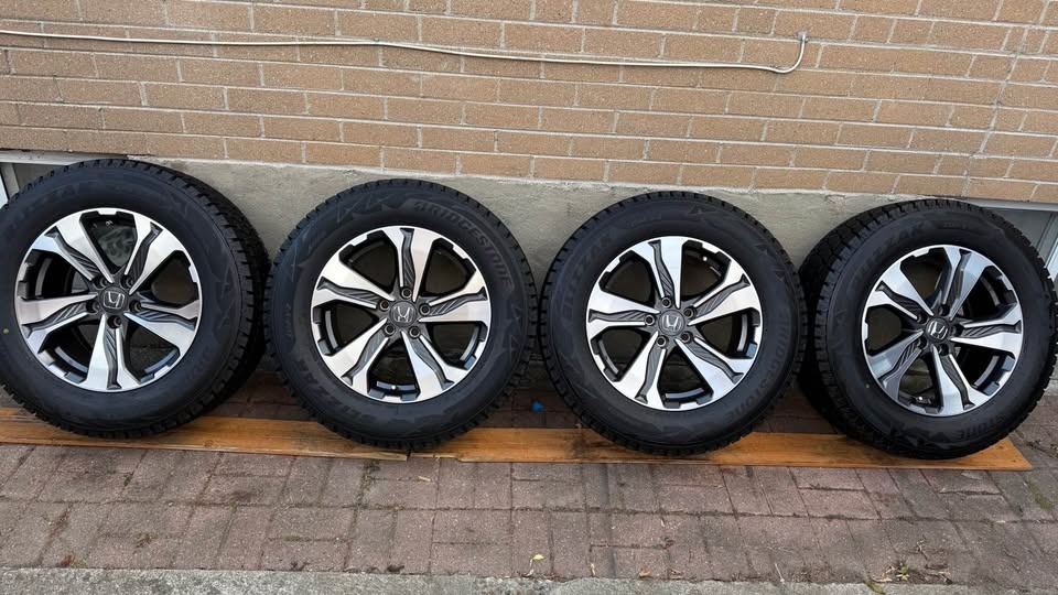 235/65R17 OEM Honda CR-V rims and Bridgestone winter package - photo 4