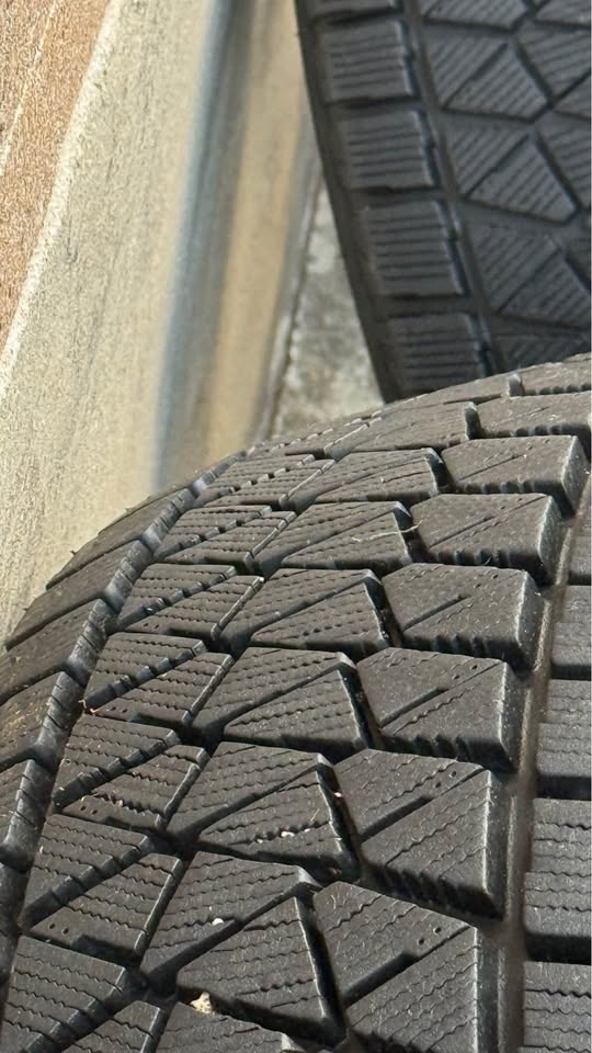 235/65R17 OEM Honda CR-V rims and Bridgestone winter package - photo 5
