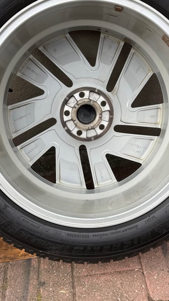 255/50R20 OEM Volkswagen Rims and a Michelin Tires - photo 4