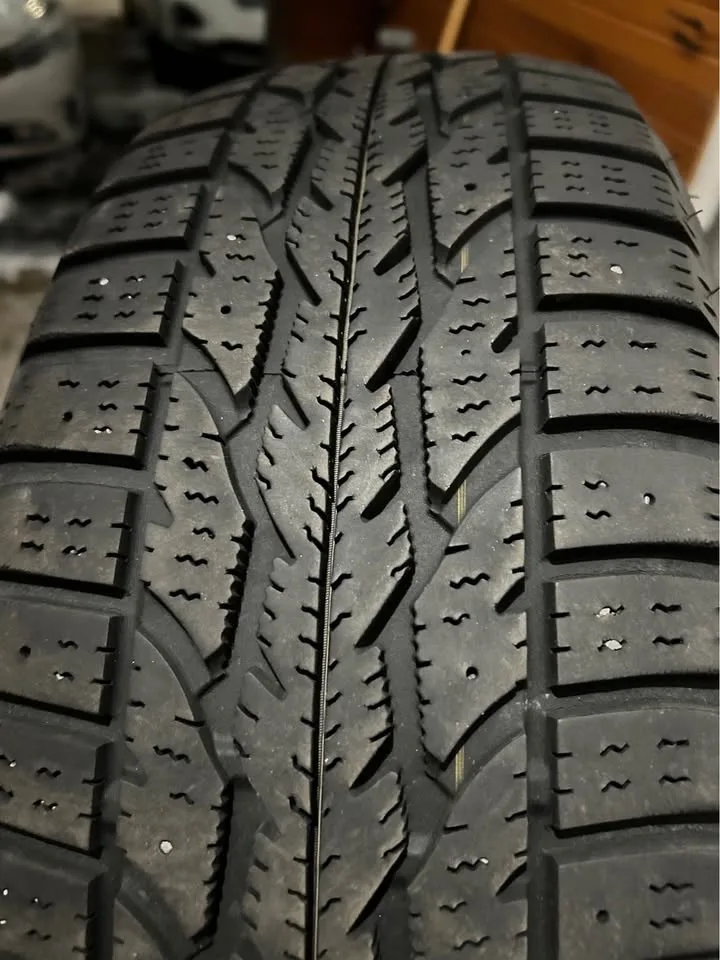Winter Tires for Sale – Excellent Tread – 205/55R16 image indicator(3)