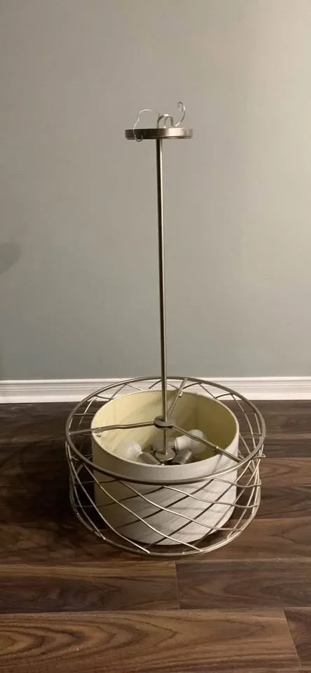 Modern Ceiling Light Fixture – Excellent Condition image indicator(2)