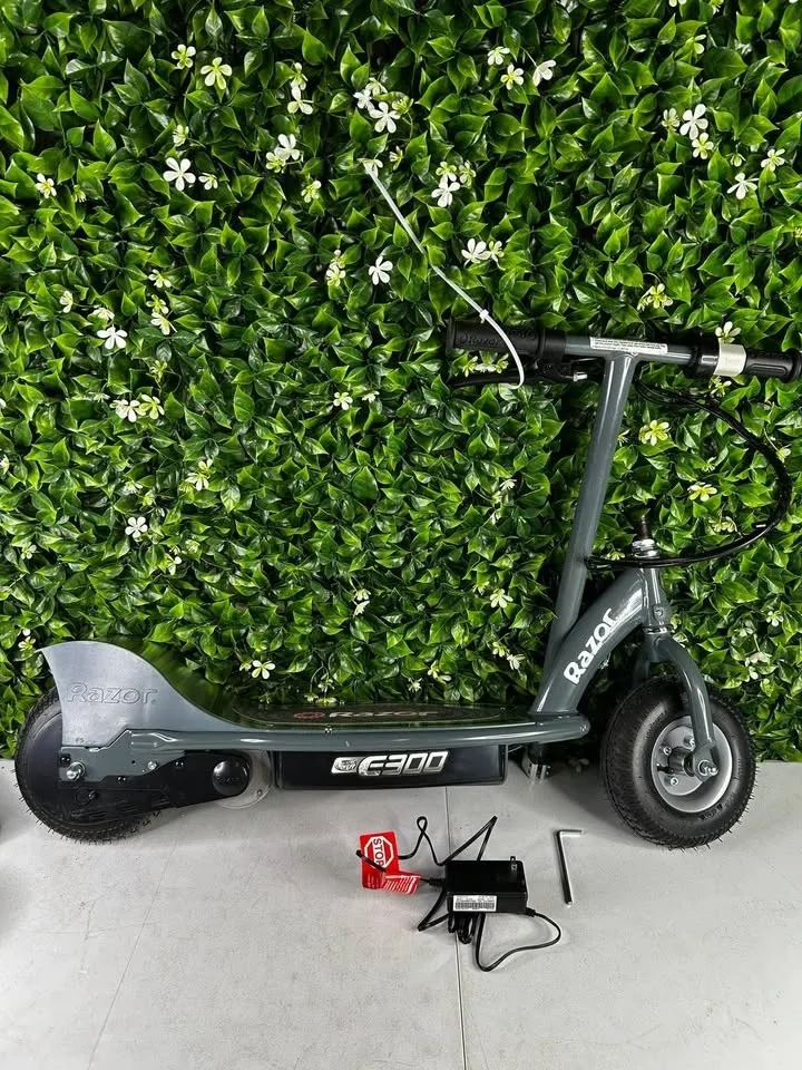 Razor E300 Electric Scooter image indicator(3)