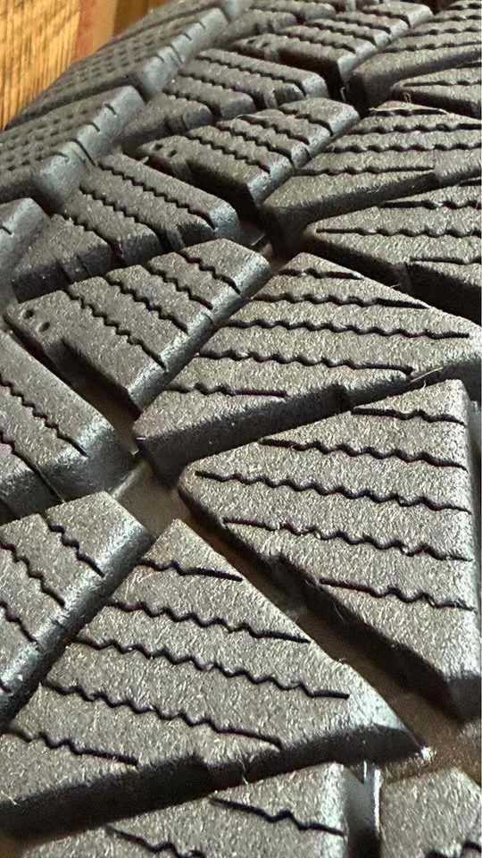 225/65R17 Toyota RAV4 winter set ￼ image indicator(9)