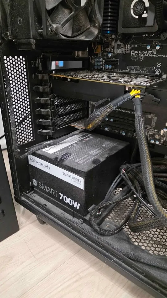 Thermaltake 700w image indicator(2)