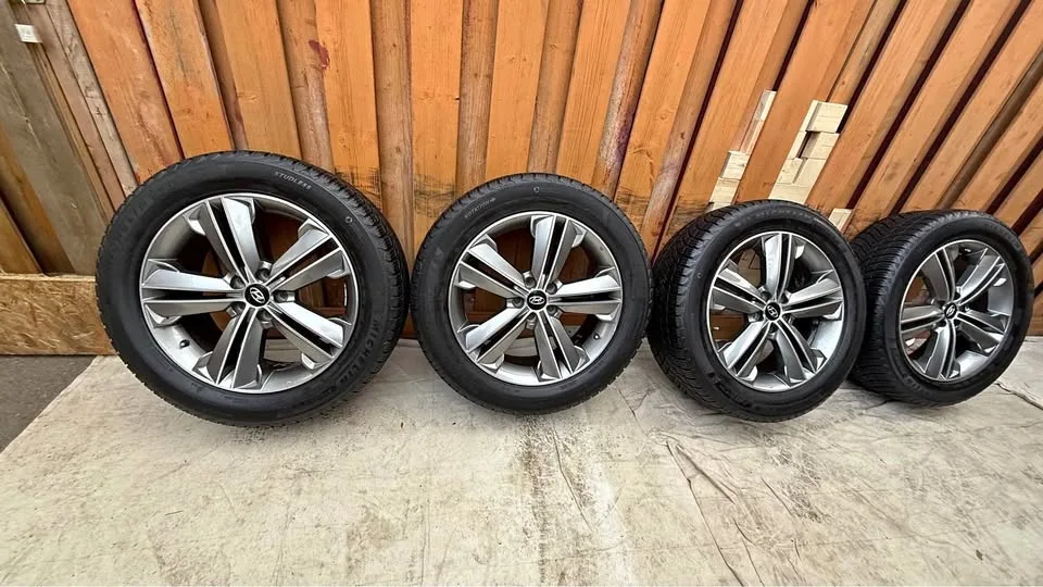 235/55R19 Hyundai Santa Fe Winter set