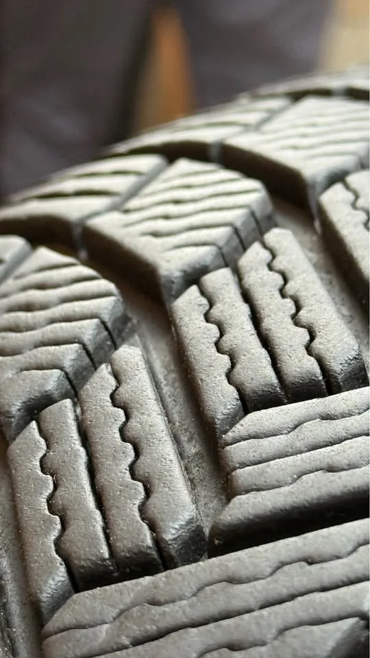 235/55R19 Hyundai Santa Fe Winter set image indicator(3)