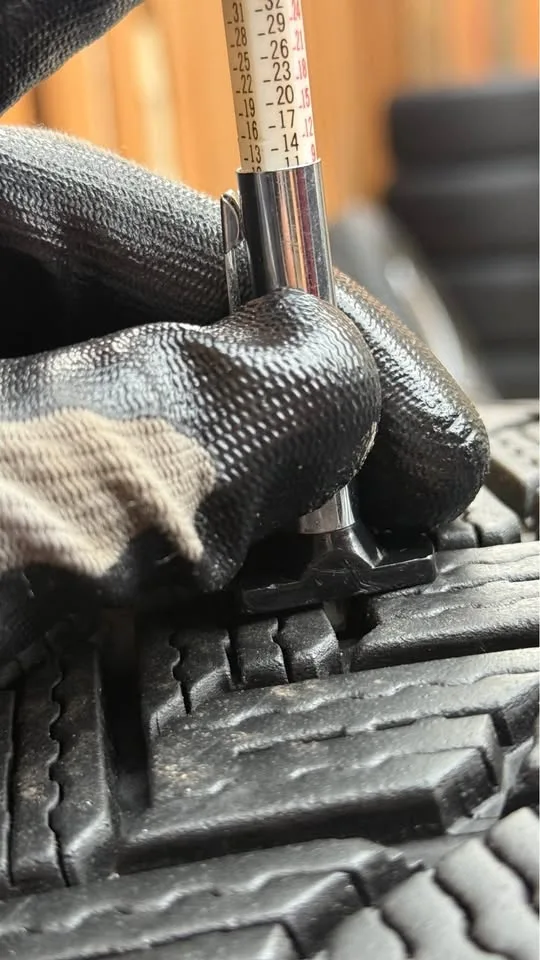 235/55R19 Hyundai Santa Fe Winter set image indicator(8)