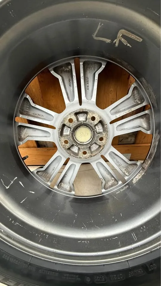 235/55R19 Hyundai Santa Fe Winter set image indicator(9)