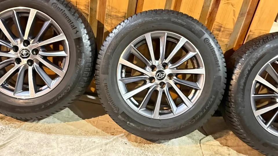 235/65R18 Toyota Highlander winter package