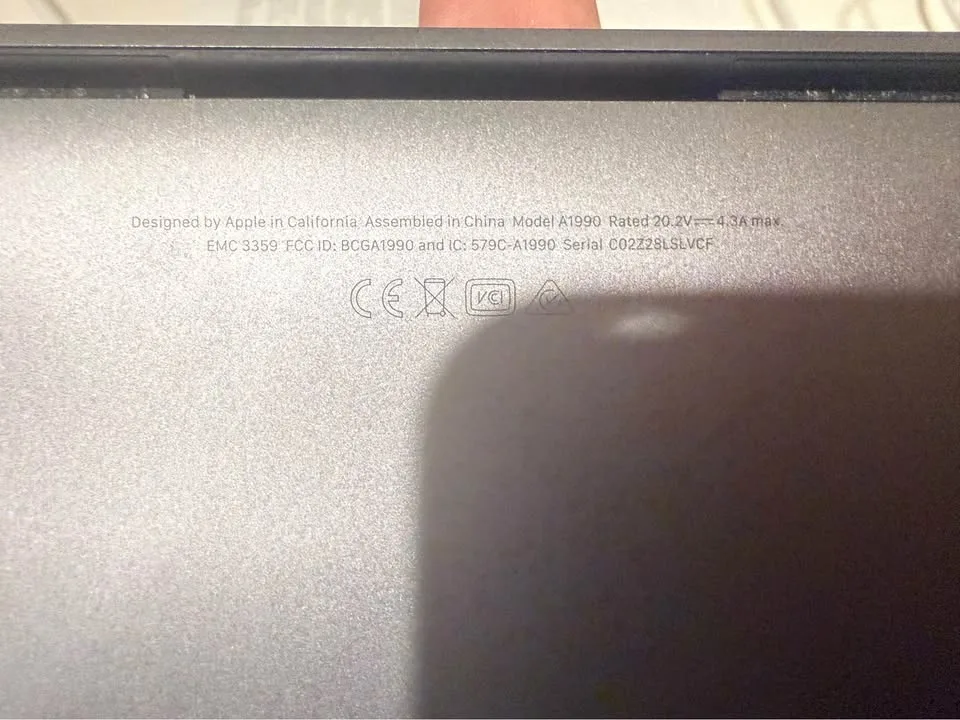 Apple MacBook Pro 15 inch (Brand new battery) image indicator(4)